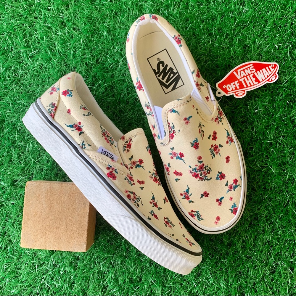 Vans Classic Slip On Ditsy Floral - Picture 1 of 5